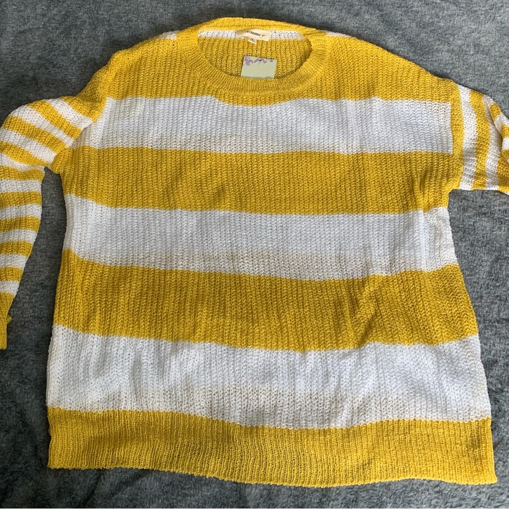 eeSome lightweight sweater- NWT-  size M